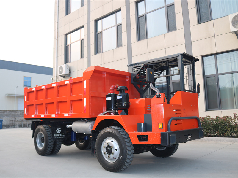 8吨矿车实拍视频